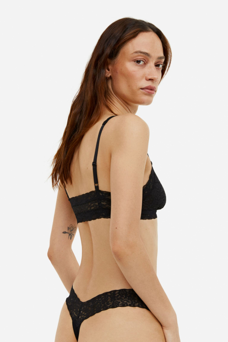 Трусики-стринги з мережива для жінки H&M 0952765001 38 / M чорний 86944 Трусики-стринги з мережива для жінки H&M 0952765001 38 / M чорний 86944